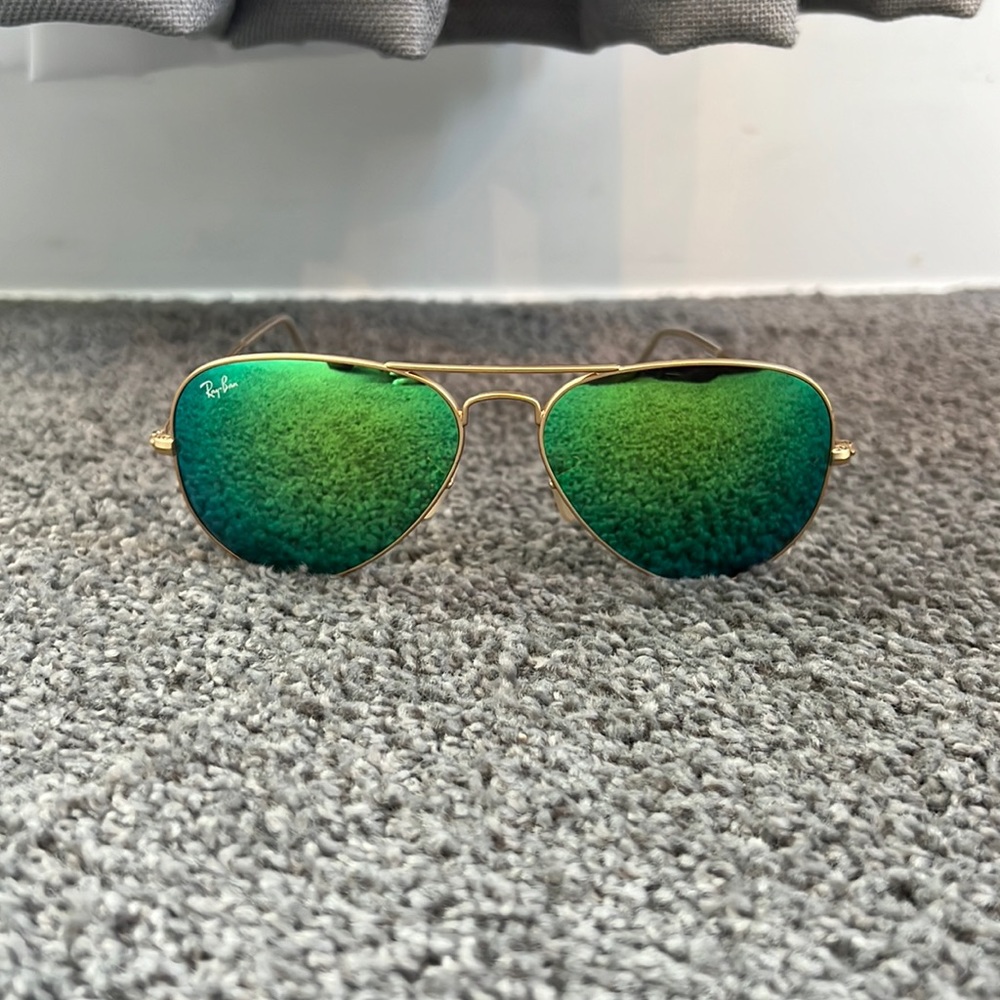 Ray Ban Aviator gold metal green lenses